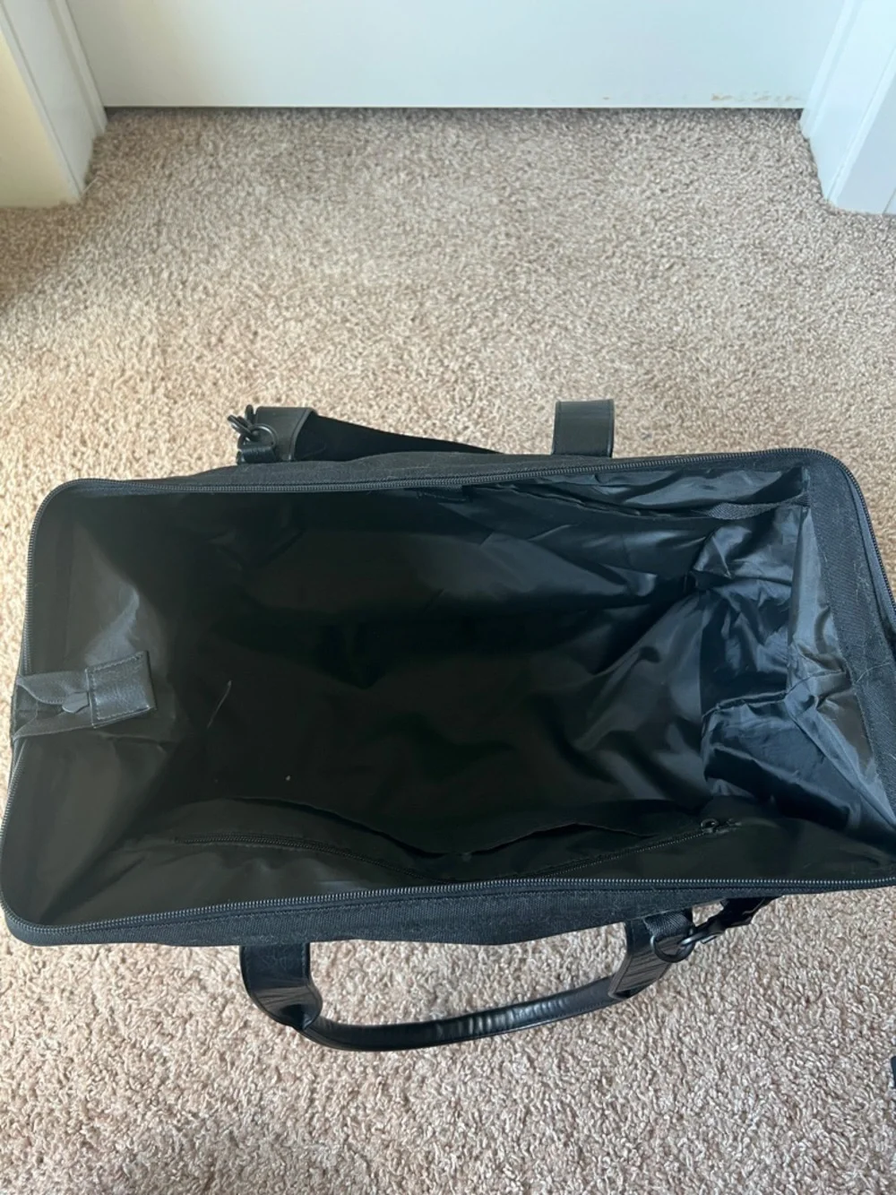 Beis Weekender Bag in Black - Picture 5 of 11